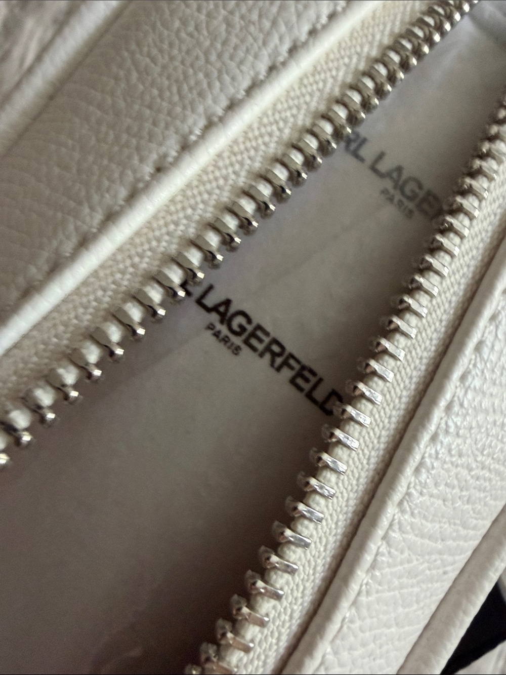 Karl Lagerfeld White Pebbled Crossbody Shoulder Bag w/ Iconic Logo Strap & Pouch - Picture 11 of 13